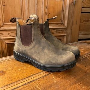 Blundstone 585 boots